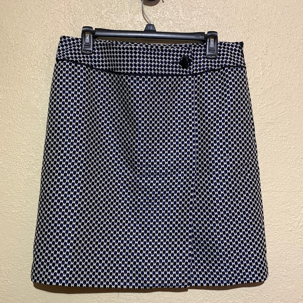 Ann Taylor Skirt Blue Black White Size 12 🌀